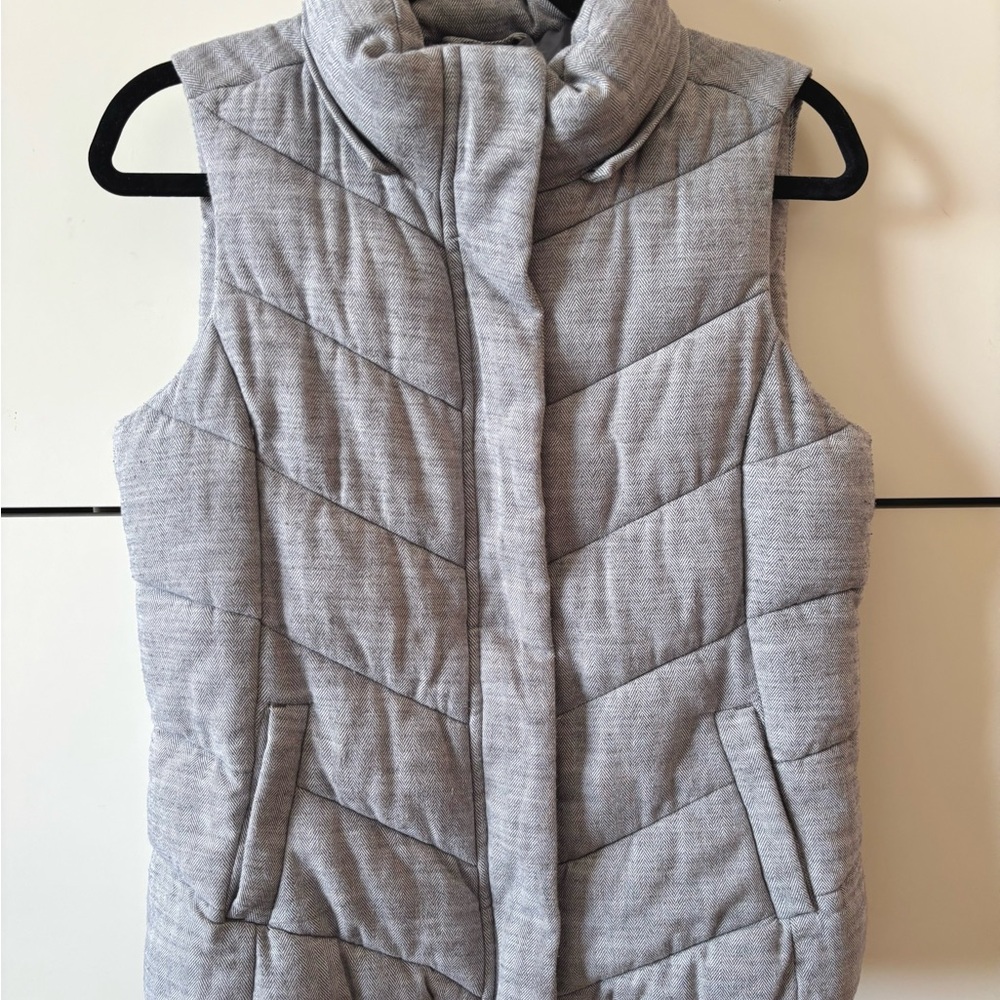 GAP Light Gray Women's Quilted Vest